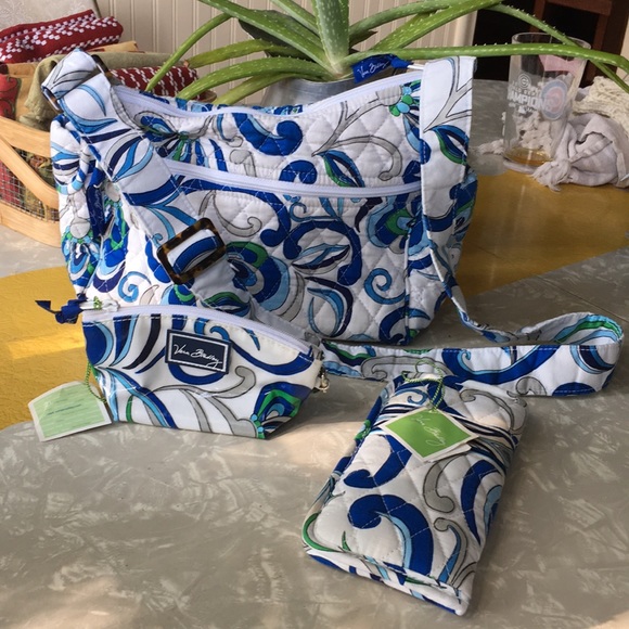 Vera Bradley Handbags - Vera Bradley Crossbody Bag with extras
